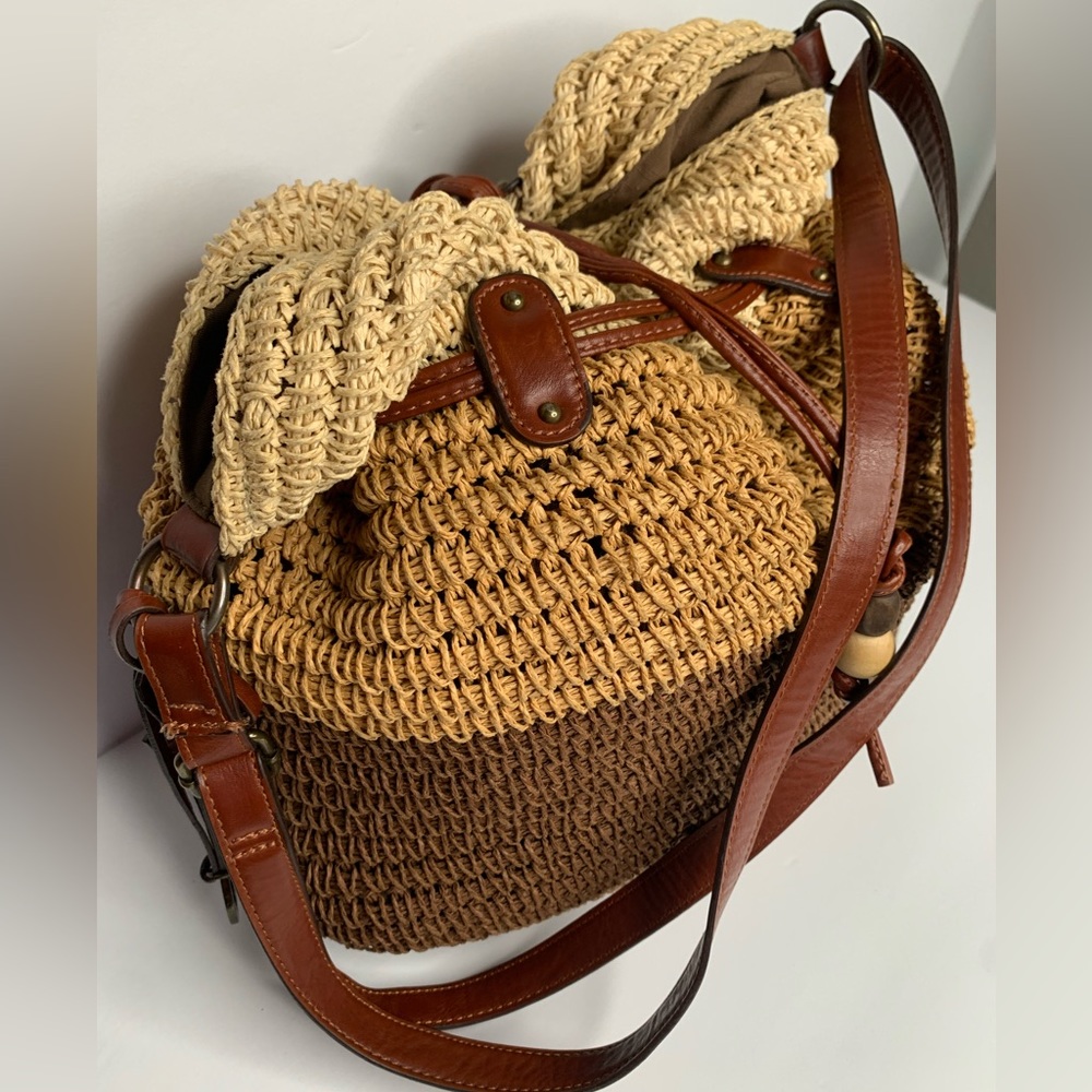 Lucky brand Boho straw rattan brown drawstring bucket bag charm-leather straps - Picture 8 of 16